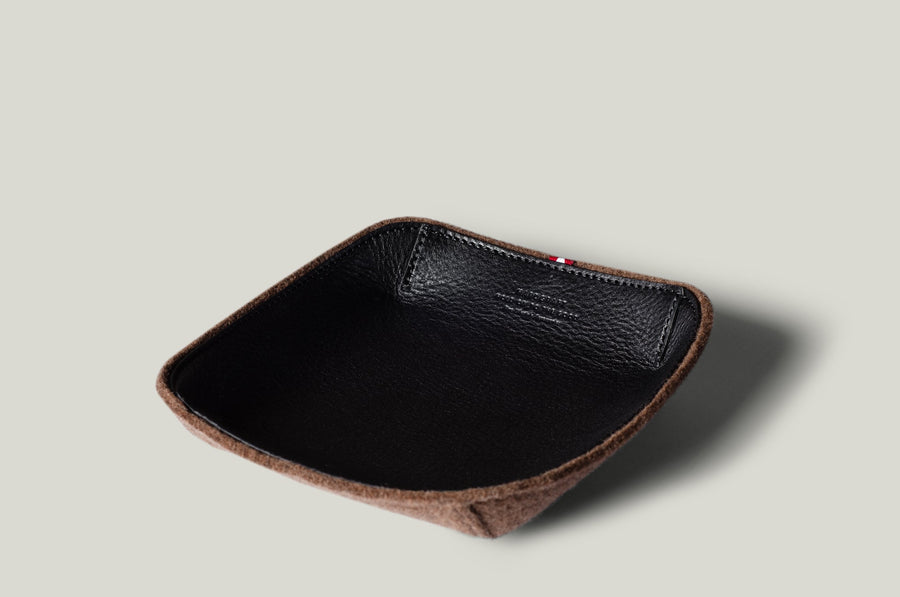 Hold On Valet Tray Small Square . Cocoa