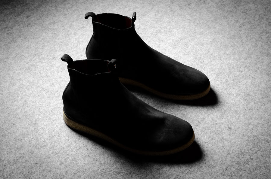 Pure Chelsea Boot . Dusty Black