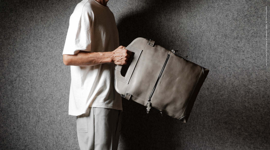 2Unfold Laptop Bag . Off Grey