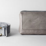 Un pack. Gris cassé