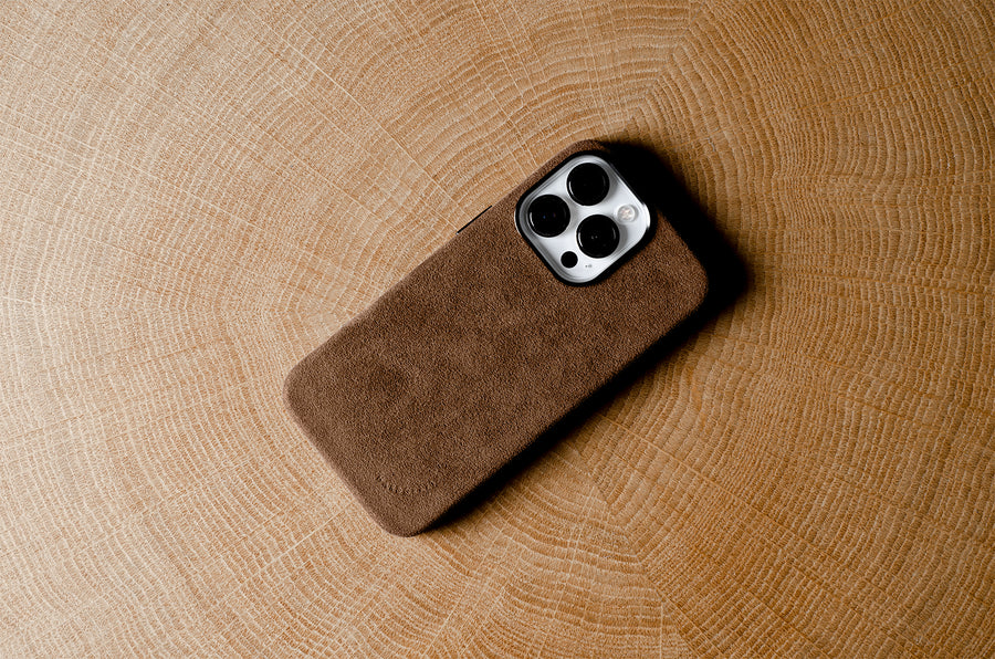 Fuzzy iPhone 14 Pro/Pro Max Cover . Dusty Brown