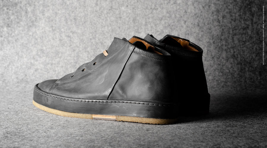 Straight Side Mid Top . Dusty Black