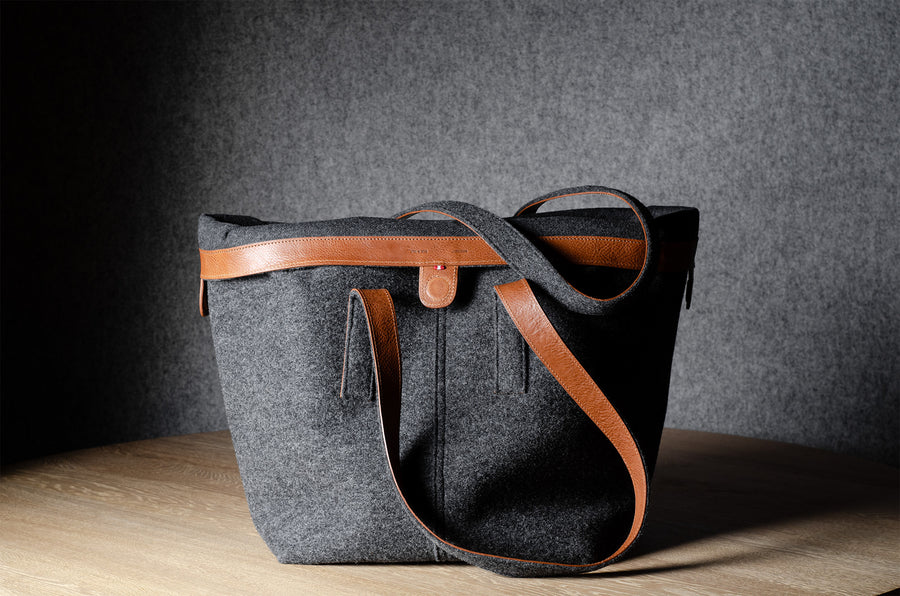 Woolly Cube Tote . Classic