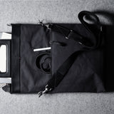 Zusammenklappbare Laptoptasche. Schwarze Kohle