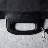 Zusammenklappbare Laptoptasche. Schwarze Kohle