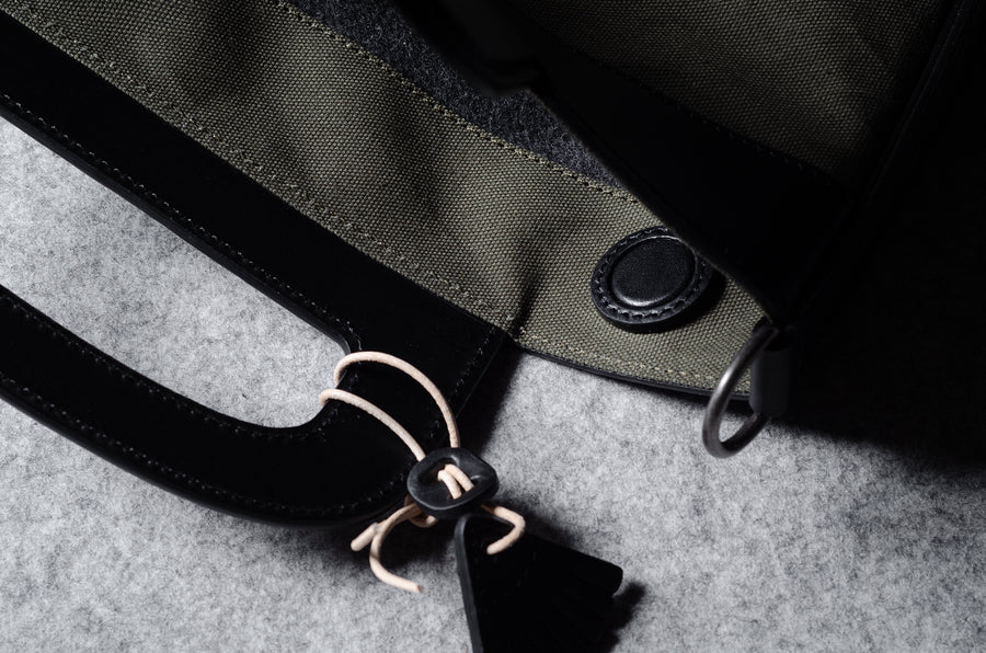 Sacoche pliable pour ordinateur portable. Forêt-Noire