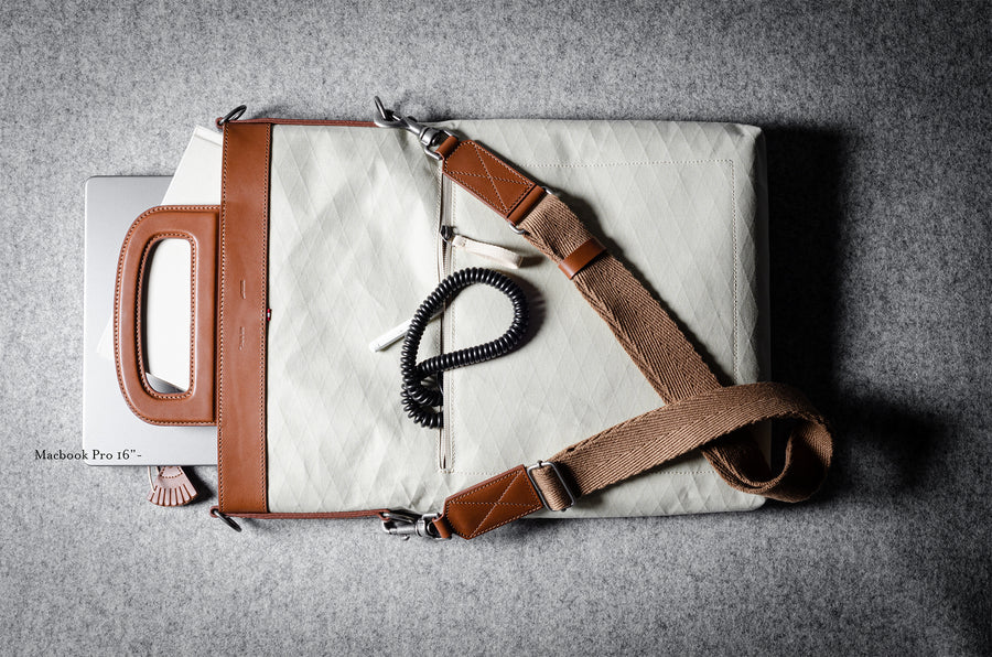 Folding Laptop Bag . Classic Natural