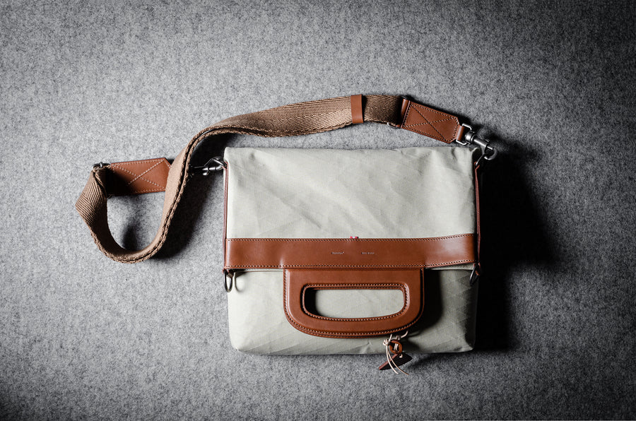 Folding Laptop Bag . Classic Natural