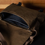 H Small Messenger Bag . Black Brownish