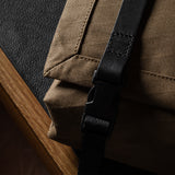 H Small Messenger Bag . Black Brownish