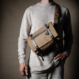 H Small Messenger Bag . Black Brownish