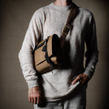 H Small Messenger Bag . Black Brownish