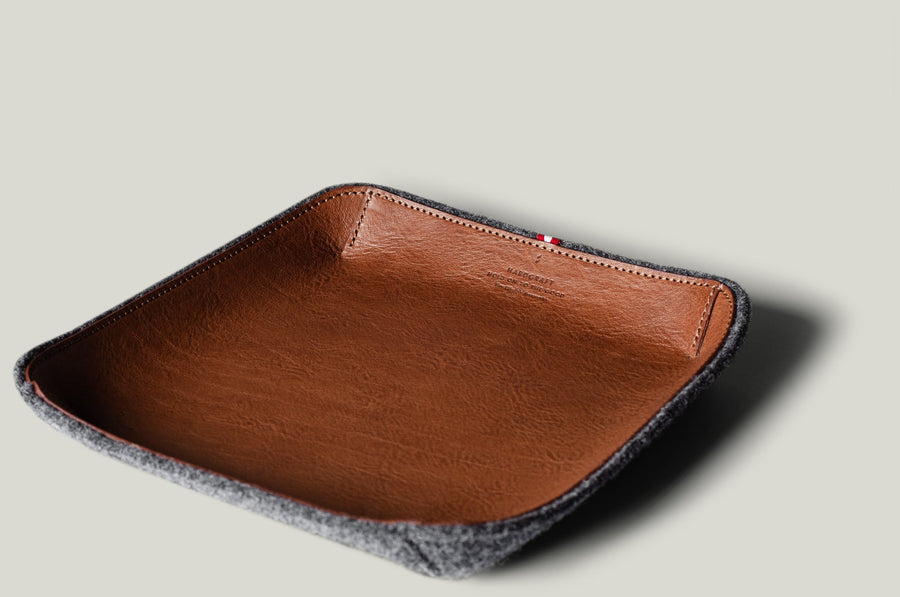 Hold On Valet Tray Medium Square . Classic