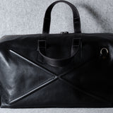 Zwischenstopp Reisetasche. Kohle