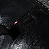 Zwischenstopp Reisetasche. Kohle