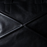 Zwischenstopp Reisetasche. Kohle