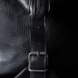 Zwischenstopp Reisetasche. Kohle