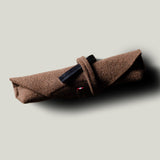 Enveloppe en laine pour crayon. Cacao