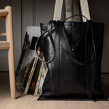 Sac à livres en cuir Poet. Charbon