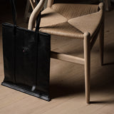 Sac à livres en cuir Poet. Charbon