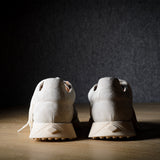 Baskets R1 en daim blanc cassé
