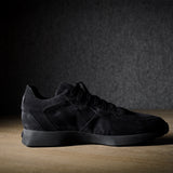 Baskets R1 en daim noir poudré