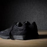 Baskets R1 en daim noir poudré