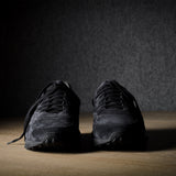 Baskets R1 en daim noir poudré