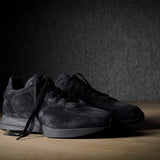 Baskets R1 en daim noir poudré