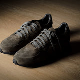 R1 Sneaker. Waldgrünes Wildleder