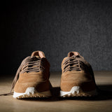 R1 Sneaker. Hellbraunes Wildleder
