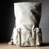 Rolltop-Rucksack. Klassisch natürlich