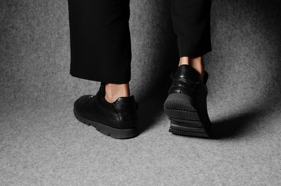 S3 Sneaker . Coal Black