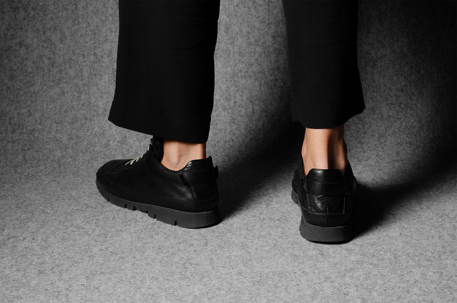 S3 Sneaker . Coal Black