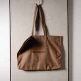 Sac fourre-tout large en laine Signature. Cacao