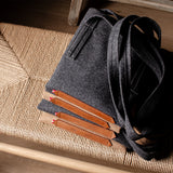 Sac fourre-tout large en laine Signature. Cacao