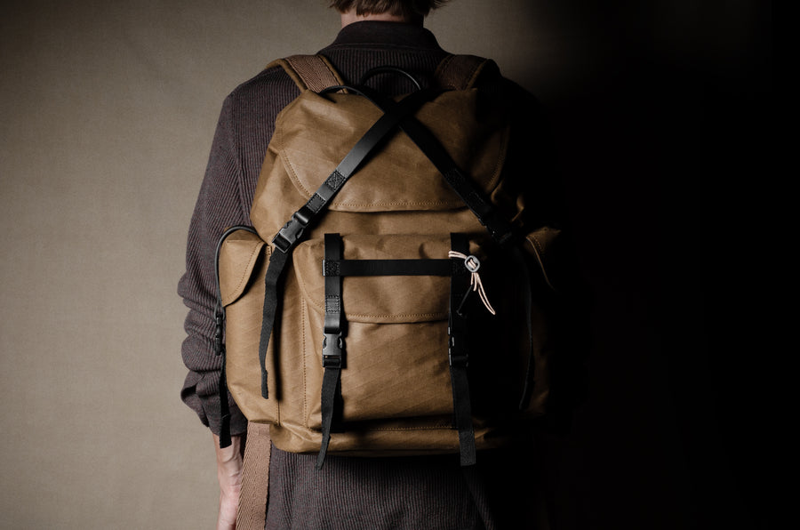 Berg Rucksack . Black Brownish