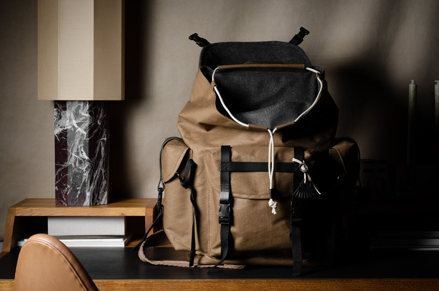 Berg Rucksack . Black Brownish