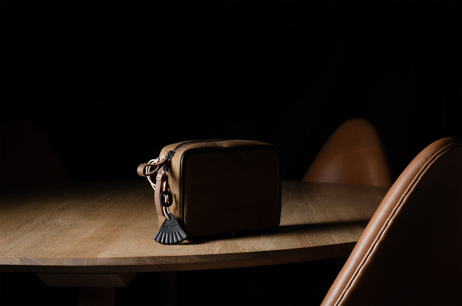 Contenu Étui pour câble Petit. Brunâtre