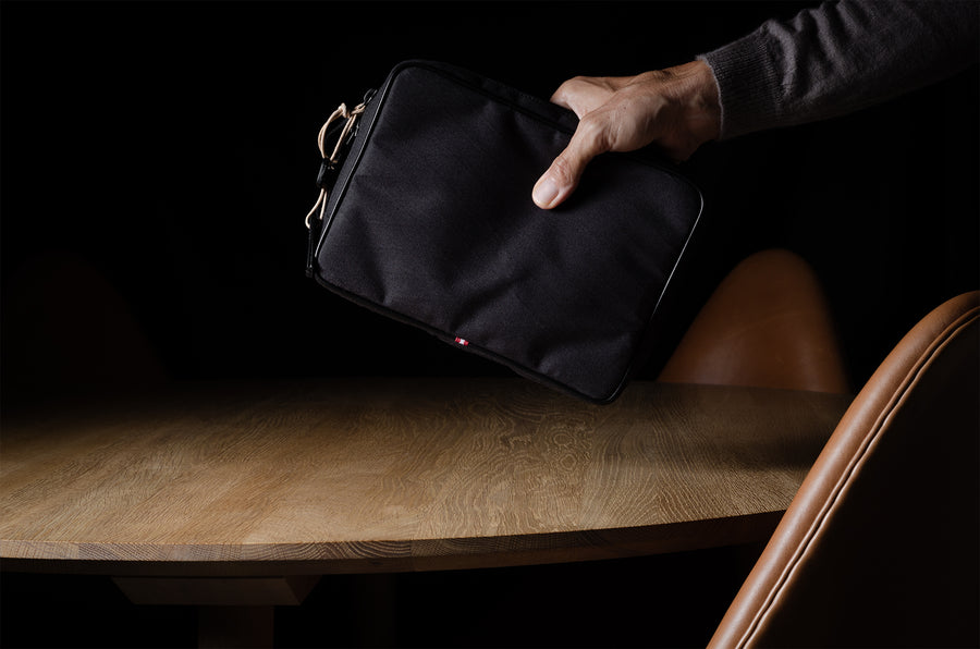 Étui pour câble de taille moyenne. Anthracite