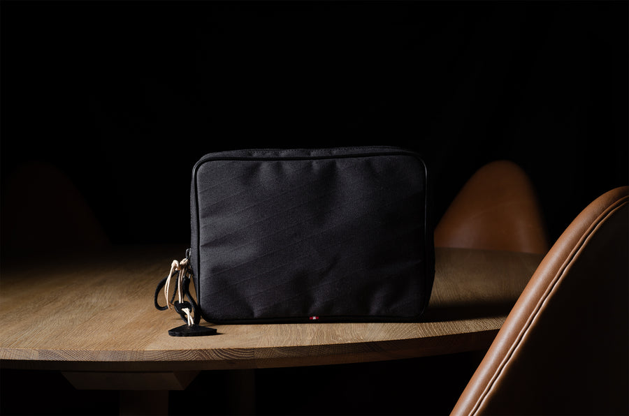 Étui pour câble de taille moyenne. Anthracite