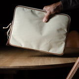 Inhalt MacBook-Hülle. Natürlich