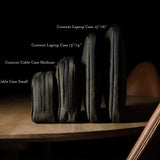 Contenu Étui pour câble de taille moyenne. Brunâtre