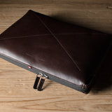 Tiefe MacBook-Hülle. Klassisch