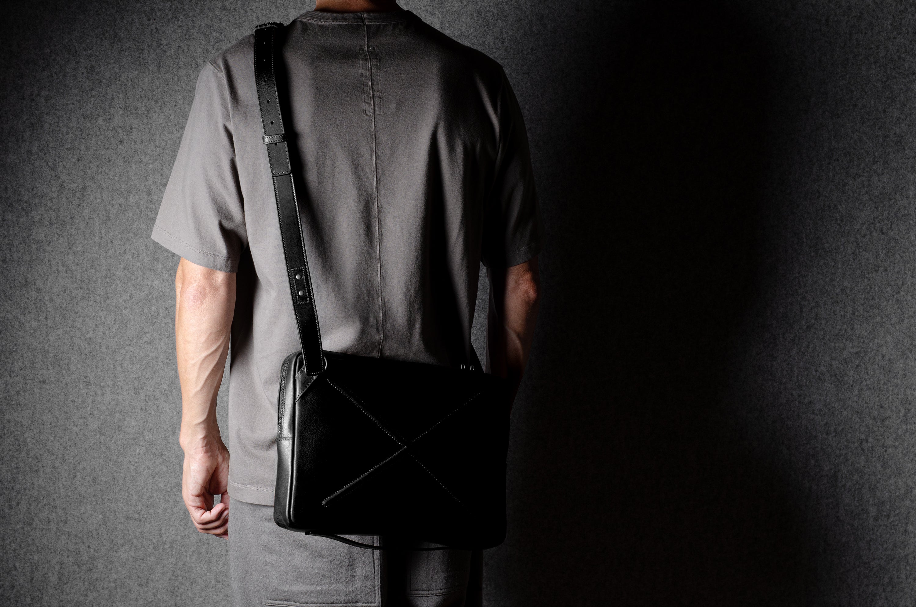 Flat Pack - Slim Messenger Laptop Bag for MacBook or iPad