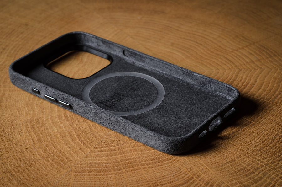 Fuzzy Alcantara iPhone 15 Pro Cover . Dusty Black