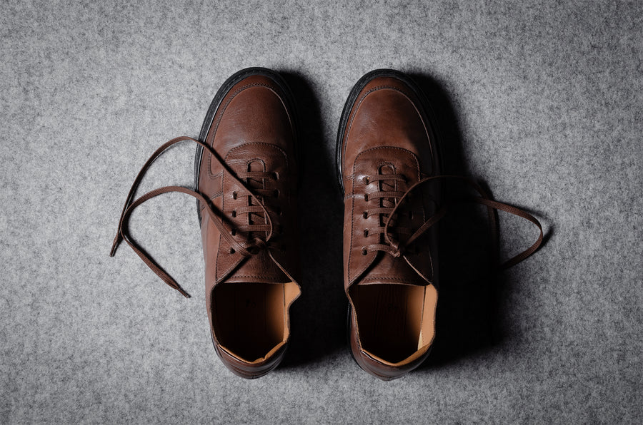 Low Top Sneaker . Chestnut