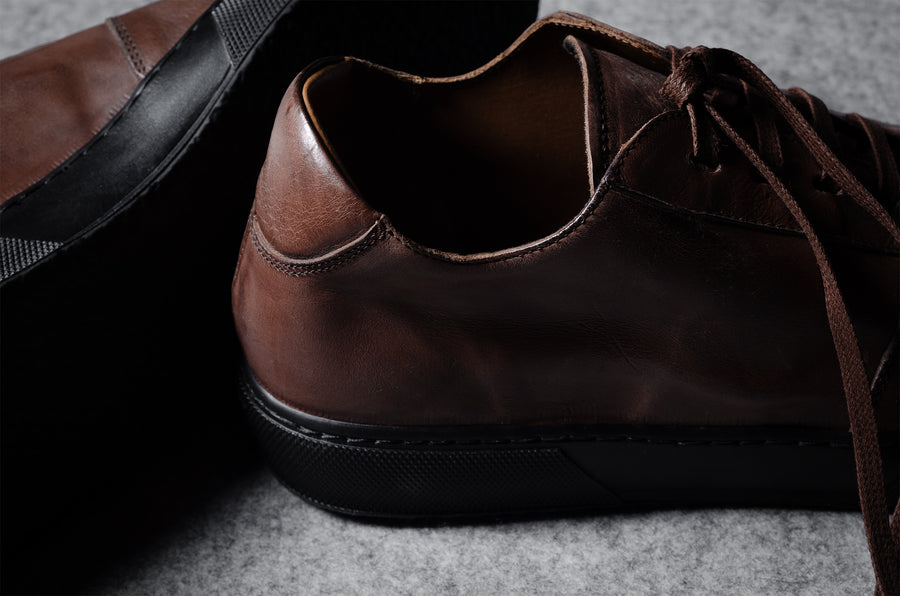 Low Top Sneaker . Chestnut