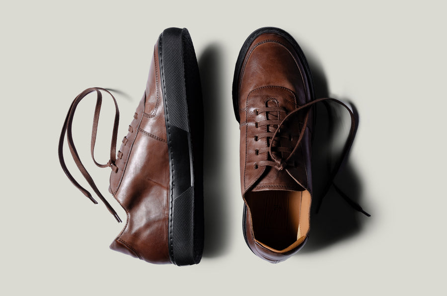 Low Top Sneaker . Chestnut