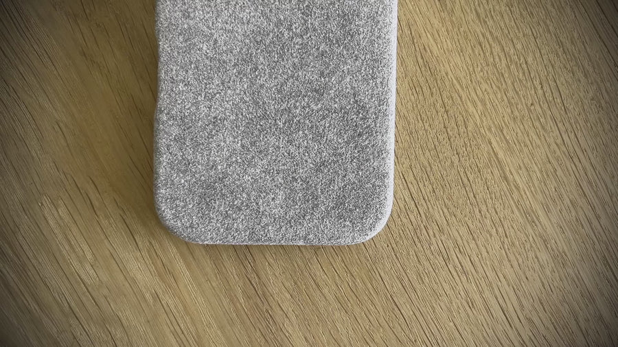 Fuzzy Alcantara iPhone 16/16Pro Cover